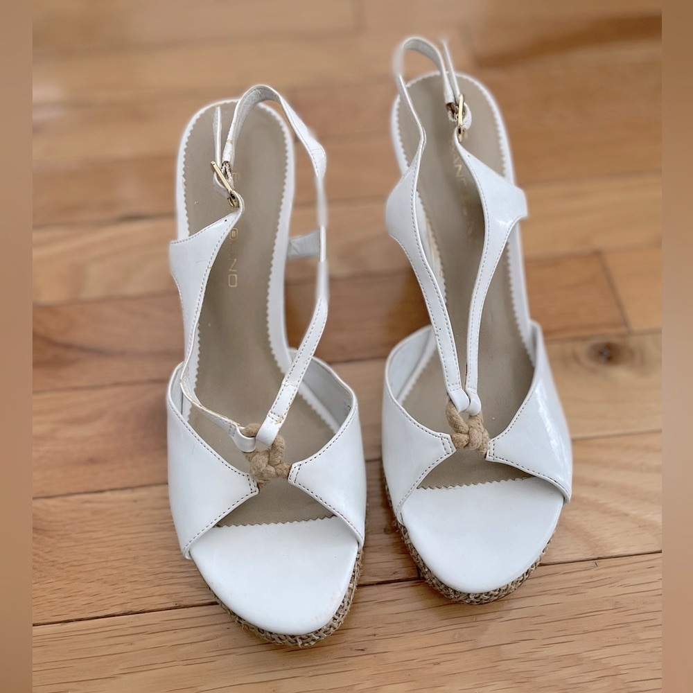 Bandolino White Slingback Wedge Sandals with Tan Woven Wedge Design Sz 7